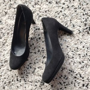 Stuart Weitzman low platform pumps